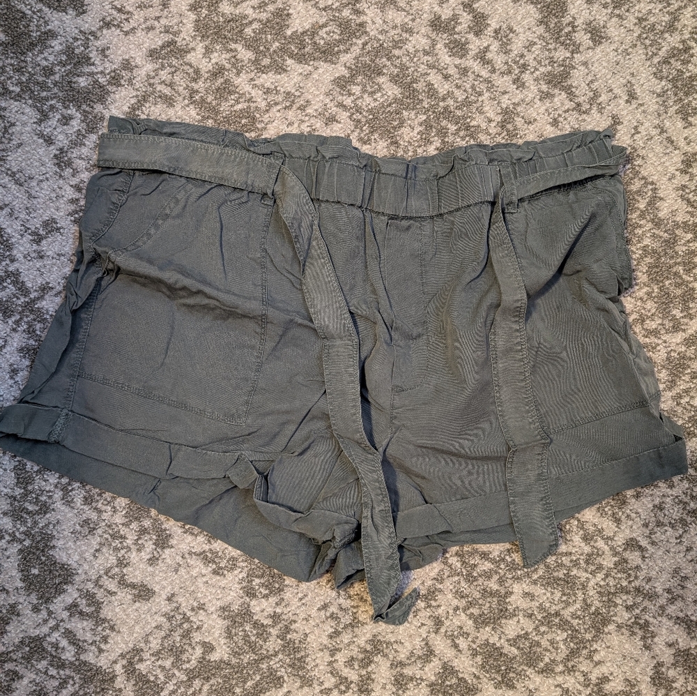 Aerie Green Women's Elastic Waist Shorts